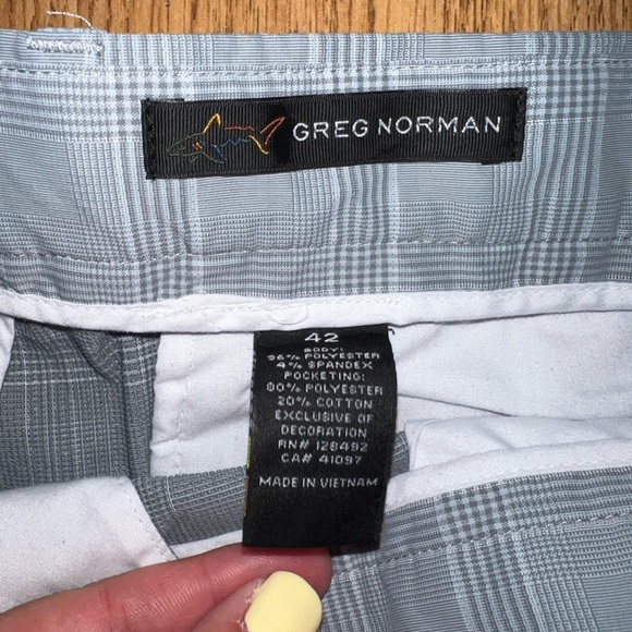 Greg Norman Shorts - Picture 2 of 4
